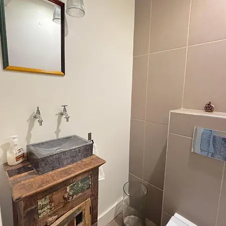 Charlot C Apartment *